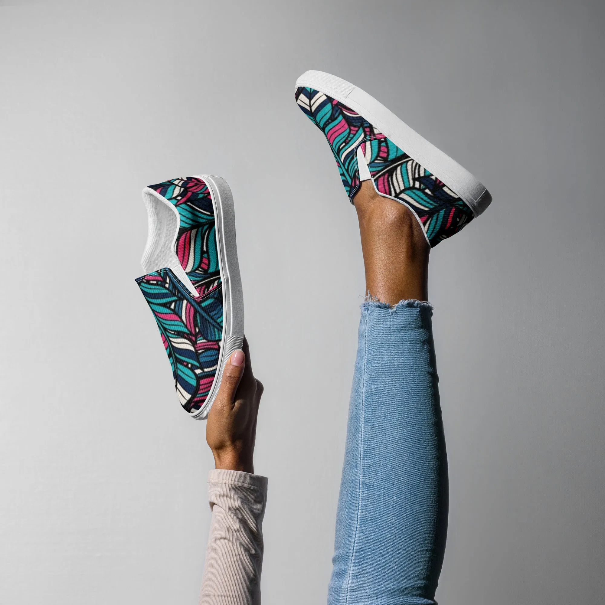 Boho Feathering Women’s slip-on canvas shoes
