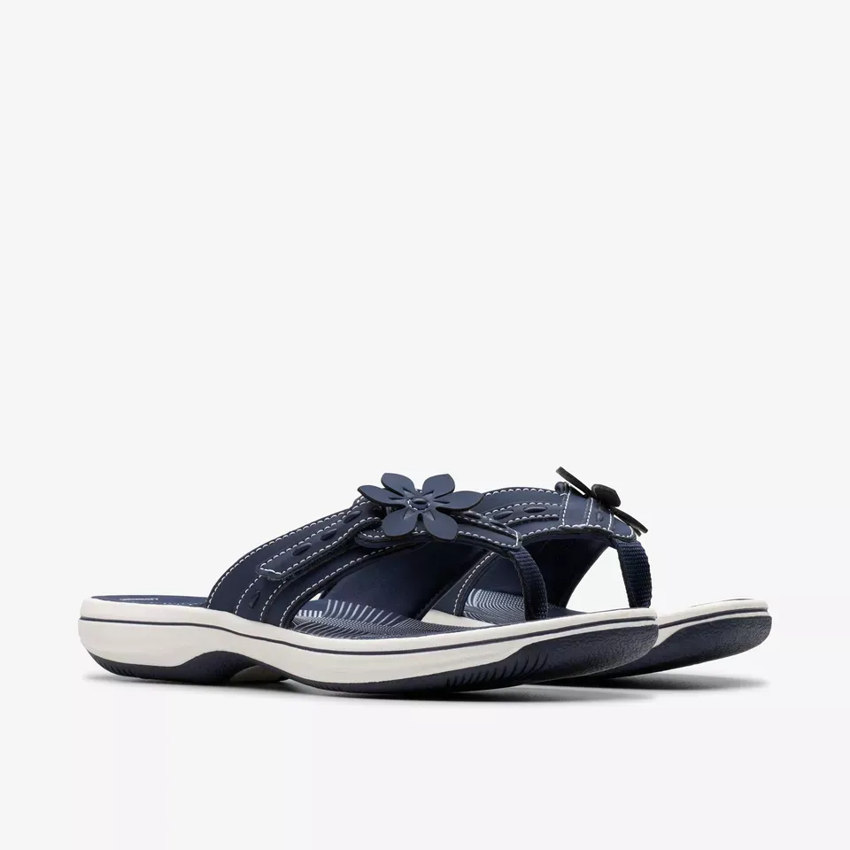 Clarks Women's Breeze Opal Navy 26181782