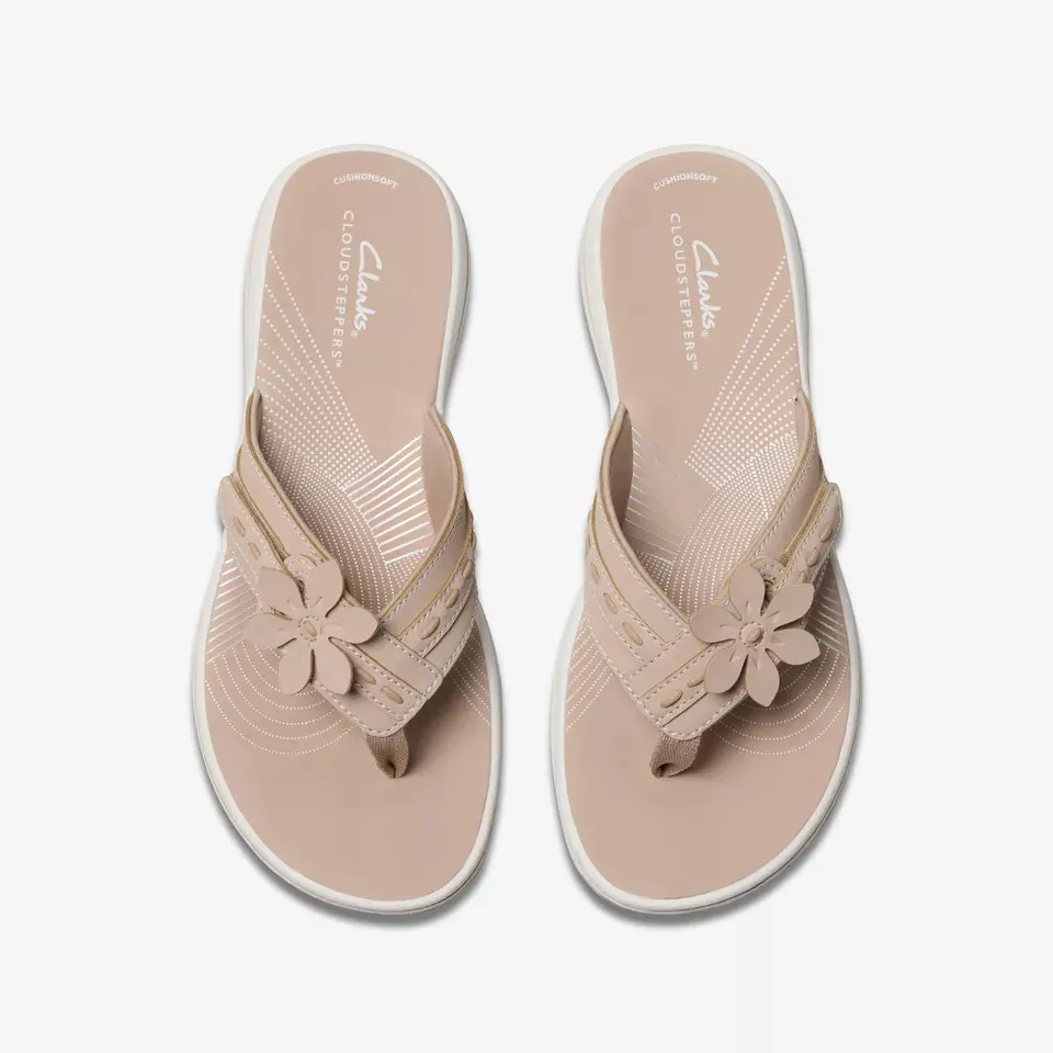 Clarks Women's Breeze Opal Sand 26181786