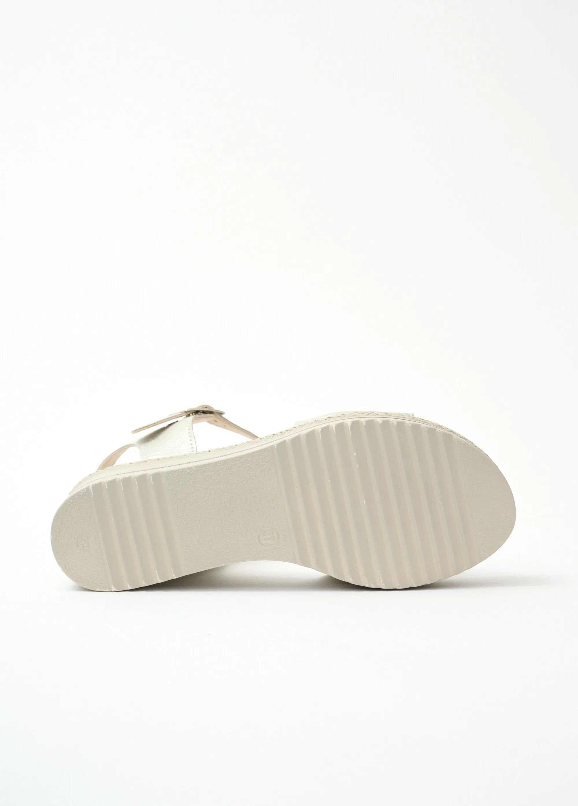 Comfortable platform vegan sandals
