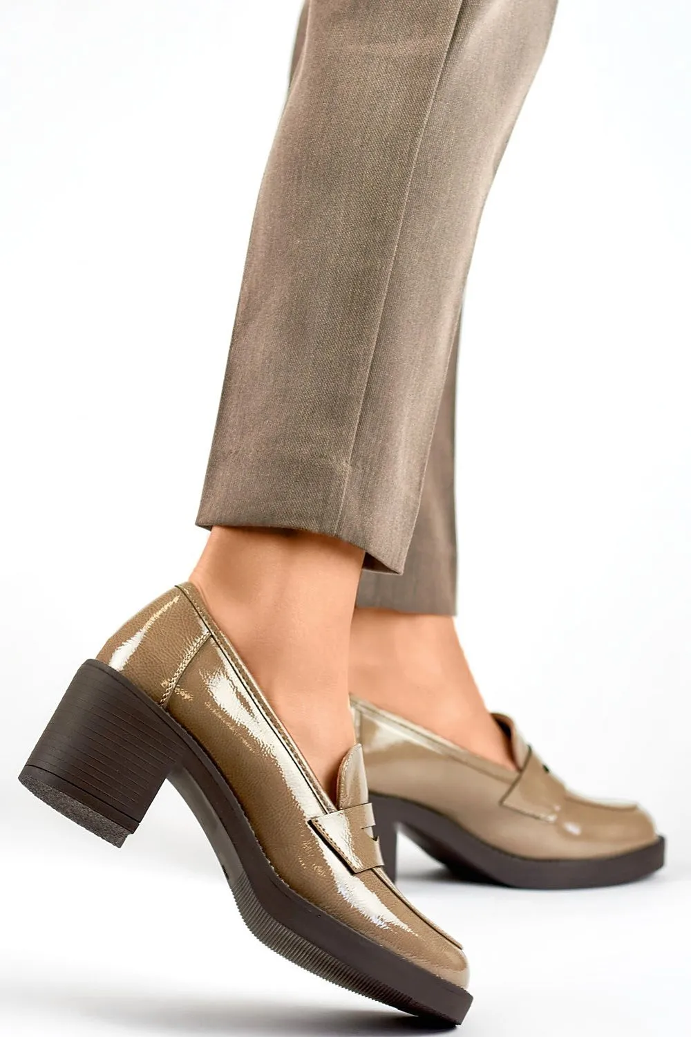 Elegant Sleek Timeless Block Heel Pumps