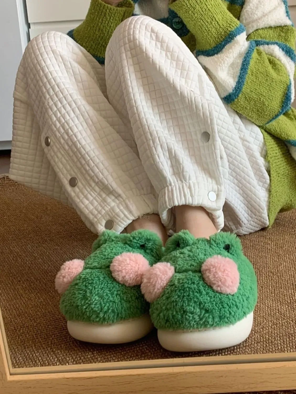 Frog Fuzzy Slippers for Women Teen Girls Cute Animal Fluffy House Slippers
