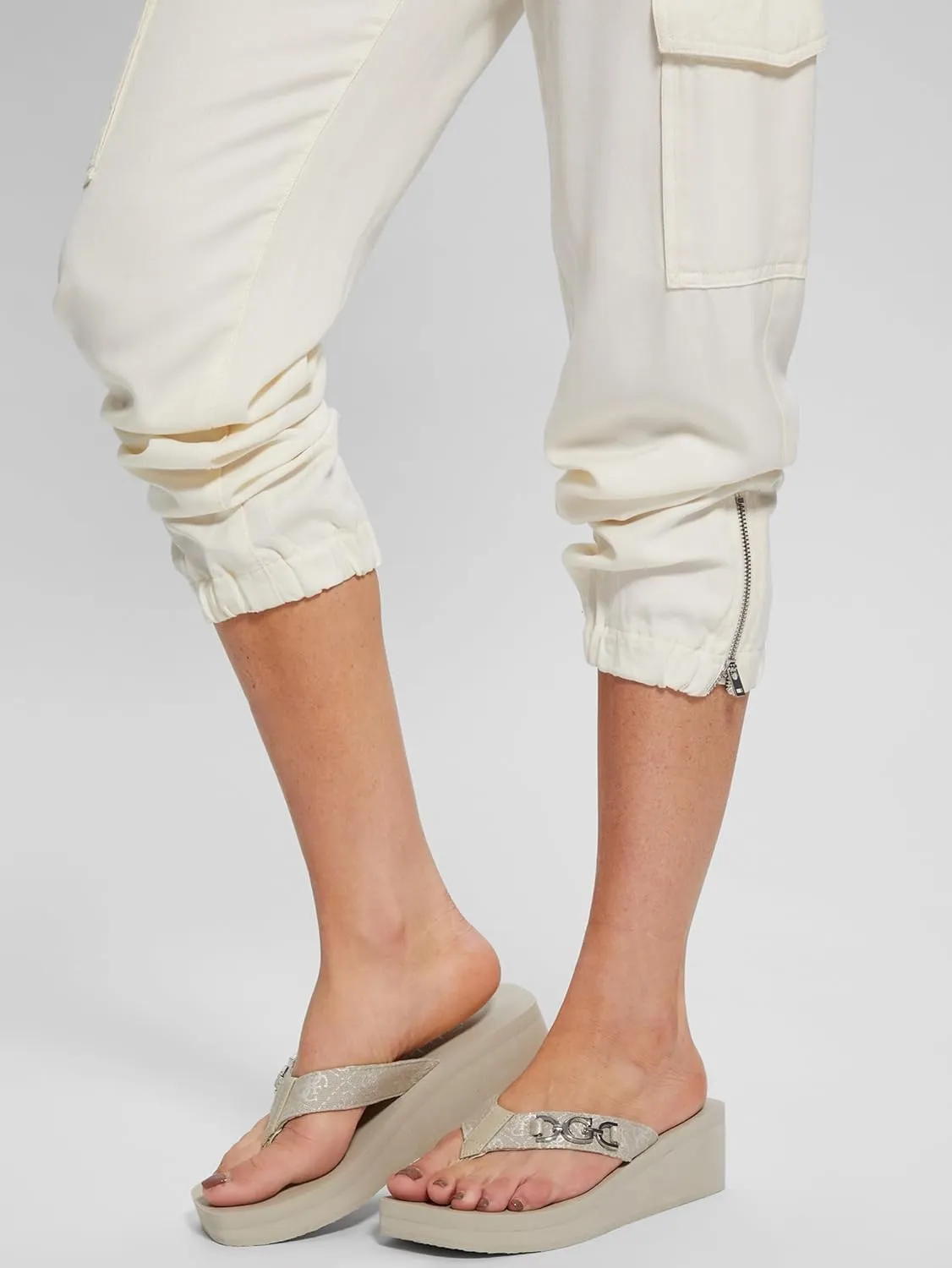 GUESS Women's Edany Wedge Sandal