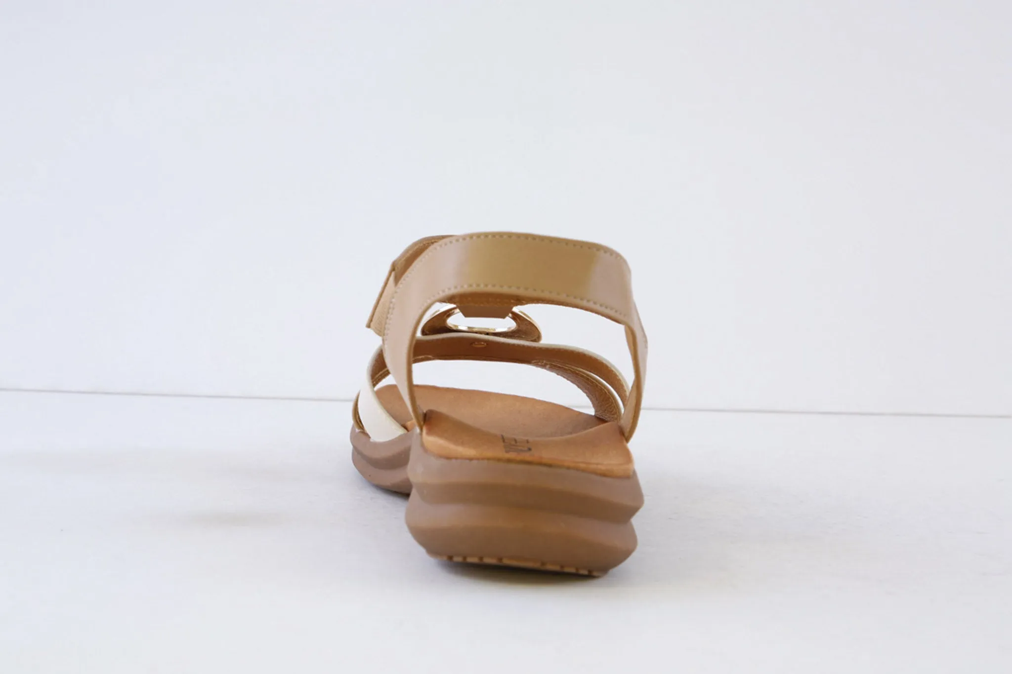 HEAVENLY FEET - TRACE FLAT FASHION SANDAL - GOLD/BEIGE