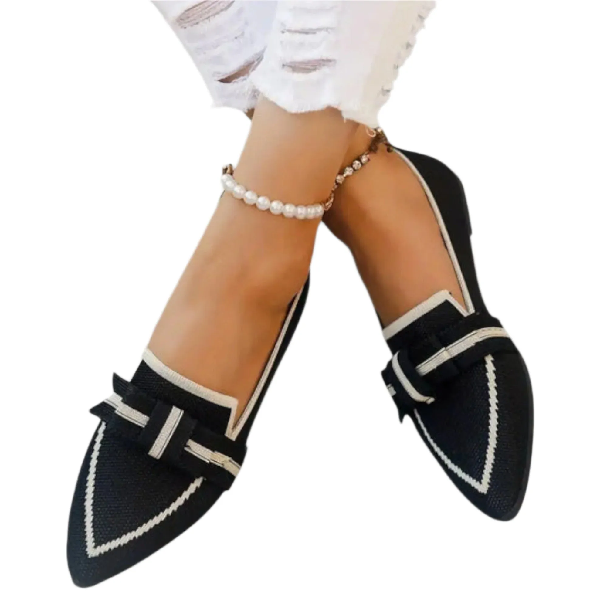 Lorraine - Elegant pointed toes with feminine bow details