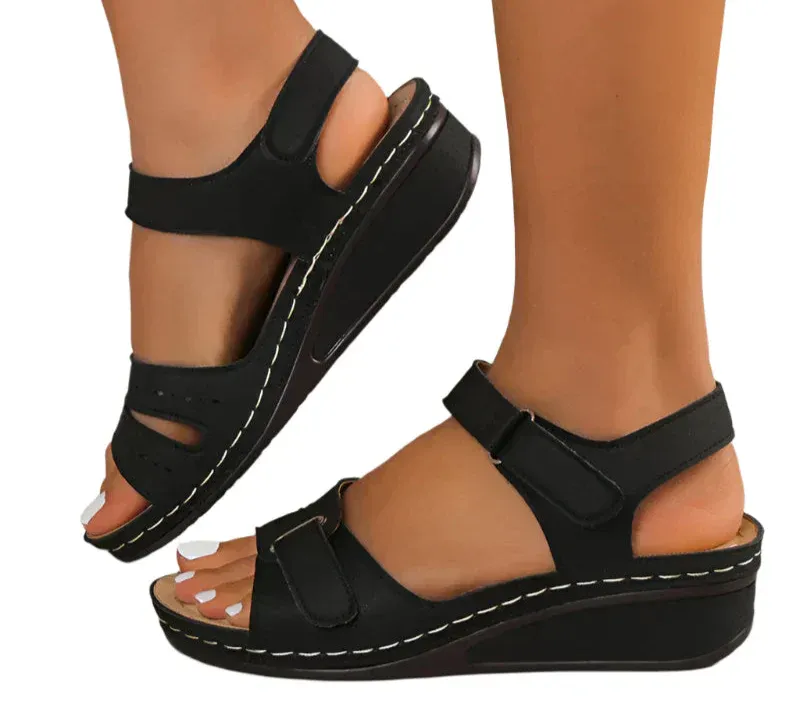 Sarah - Casual sandals for women with adjustable straps