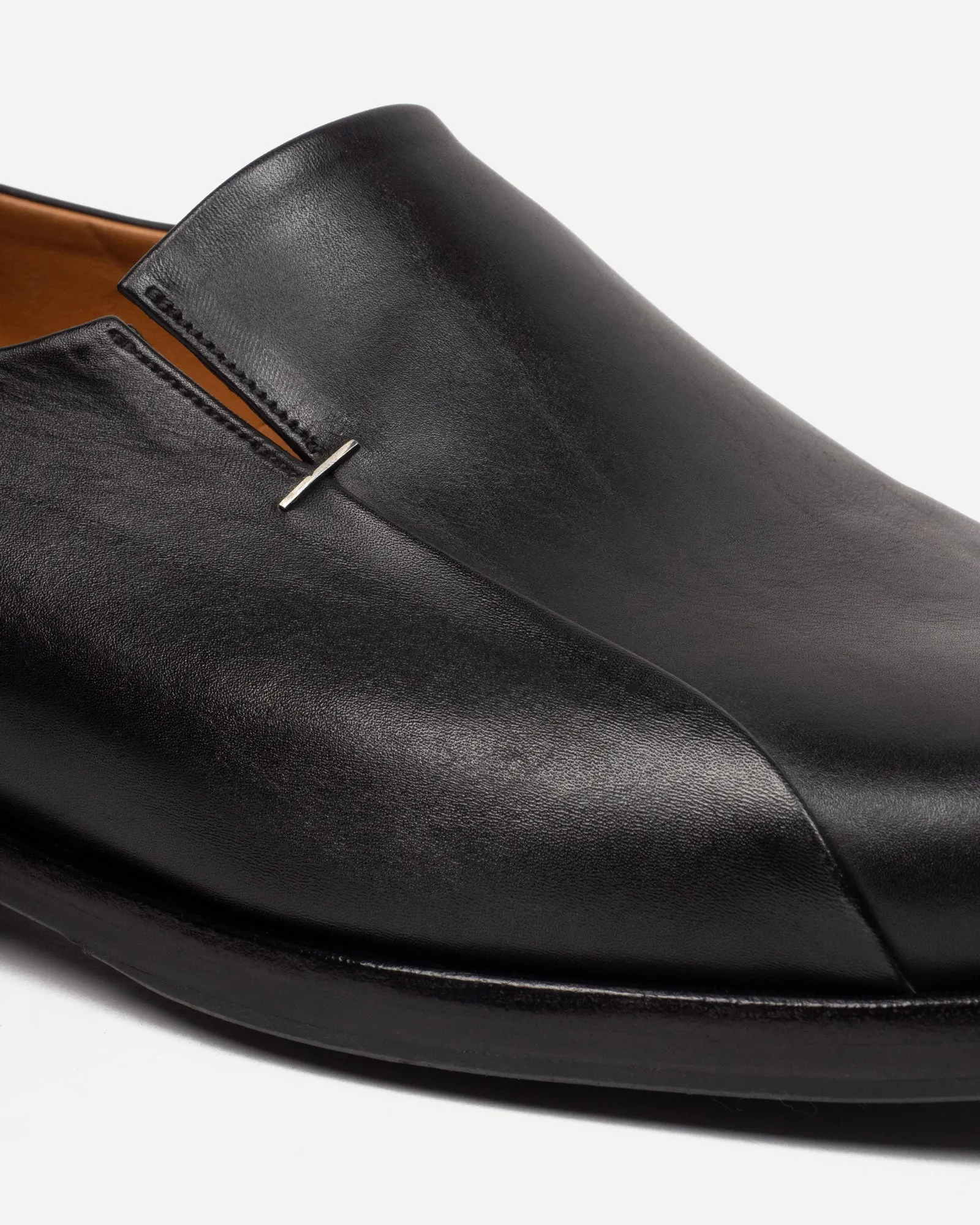 STAPLES SLIP-ON