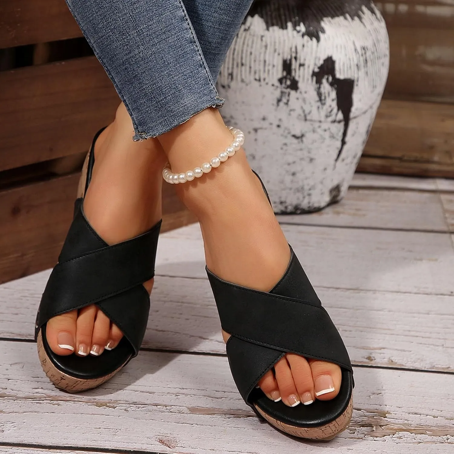 Thick Soled Height Enhancing Strap Slippers Fashionable And Casual Outdoor Beach Ladies' Open Toe Flip Flops Girls