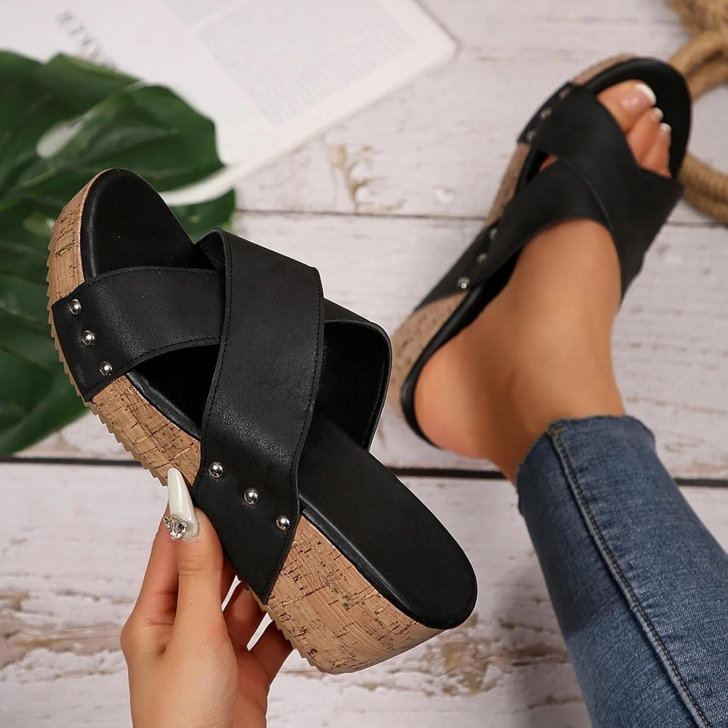 Thick Soled Height Enhancing Strap Slippers Fashionable And Casual Outdoor Beach Ladies' Open Toe Flip Flops Girls