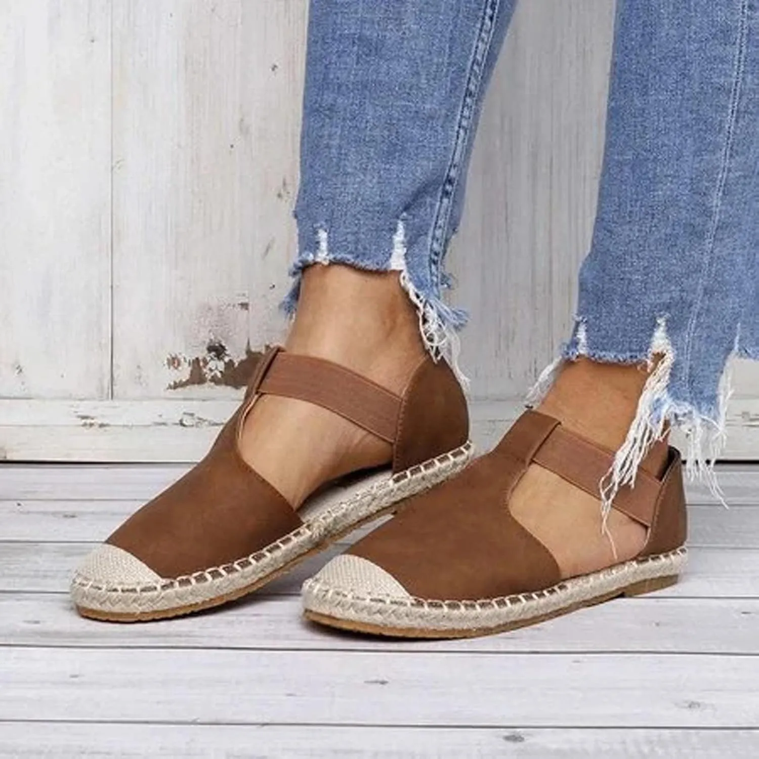 Womens Casual Sandals Closed Toe Ankle Strap Comfortable Outdoor Shoes Flat Bottom Trendy Summer Sandal