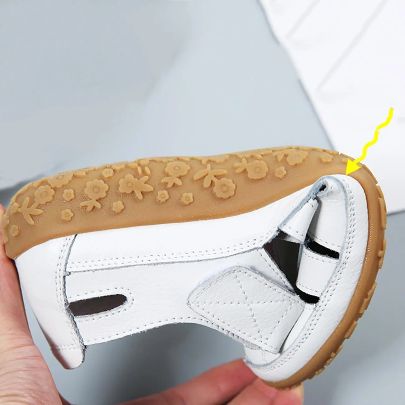 Women's Casual Walking Flat Sandals Lightweight Close Toe Dressy Sandals Summer Casual Shoes for Beach