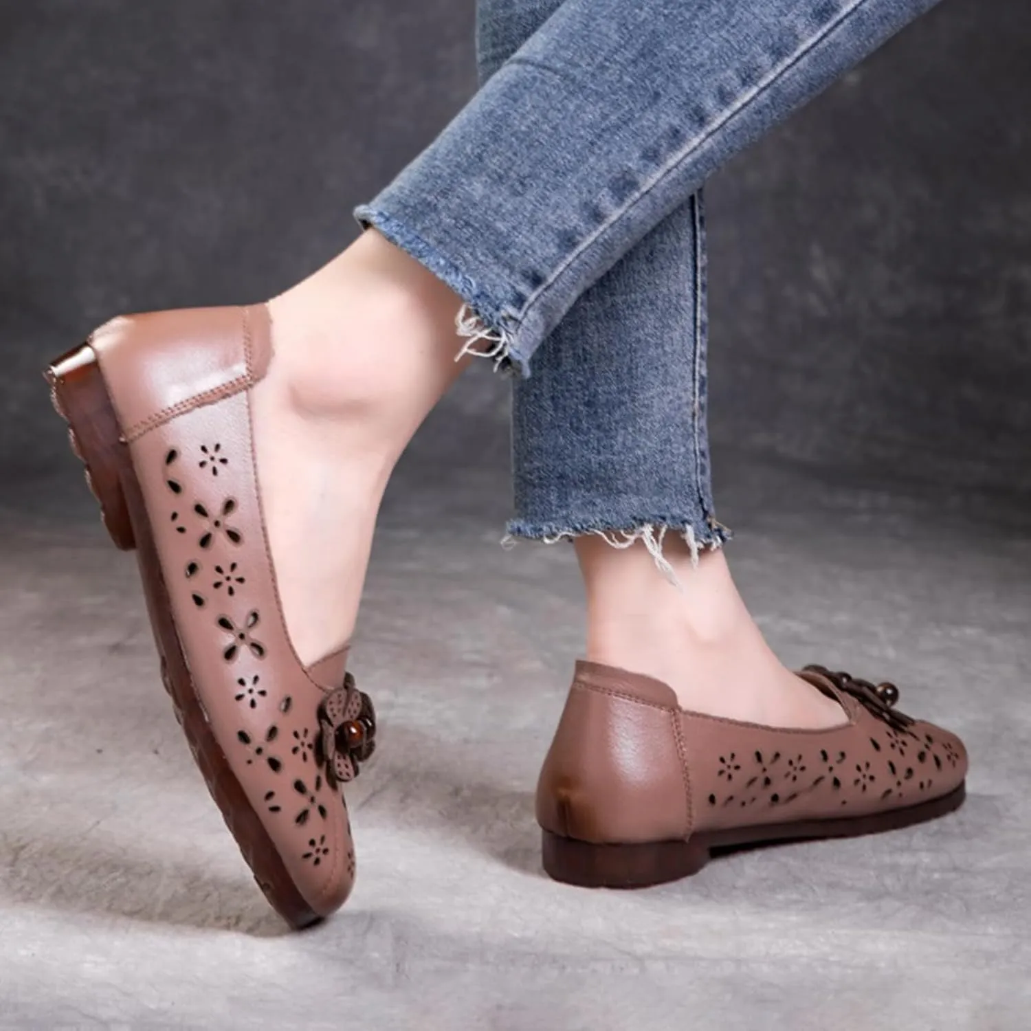 Women's Leather Slip-on Flats Shoes,Vintage Comfort Breathable Flower Non-Slip Softsole Oxford Casual Walking Loafers