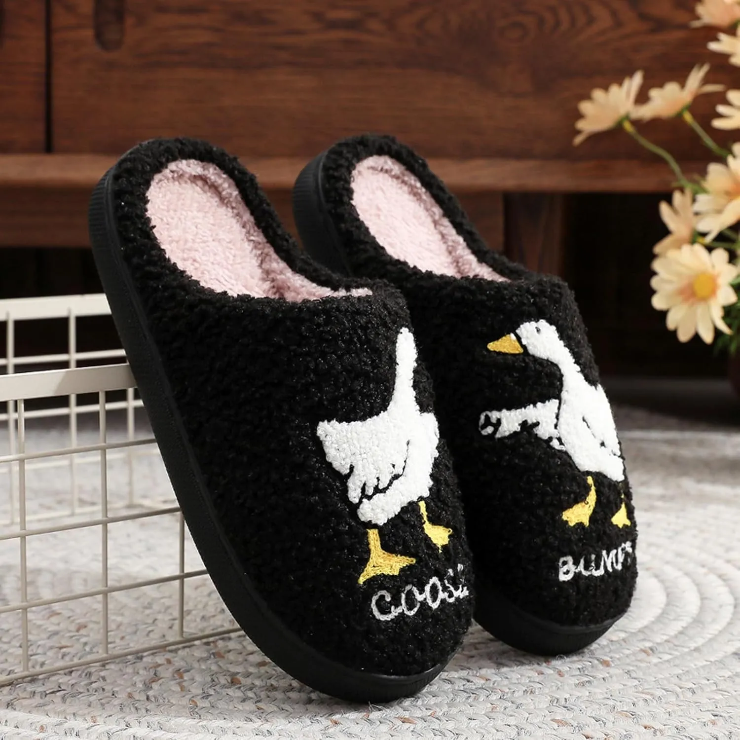 Women's Men's Home Slippers Love Cartoon Retro Soft Plush Lightweight Slippers Slip-on Cozy Indoor Outdoor Couple Slippers Slip on Anti-Skid Sole