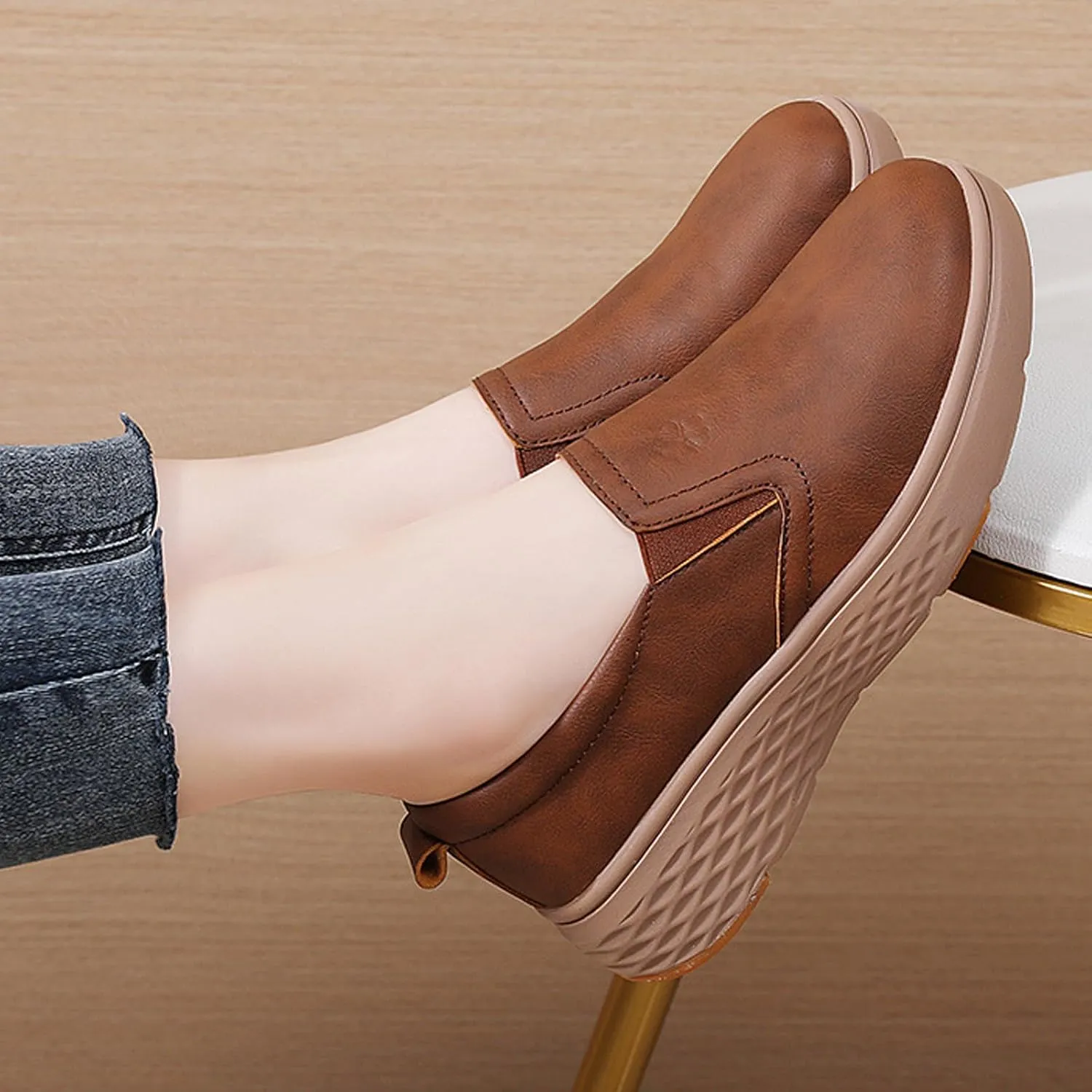 Women's Round Toe Leather Platform Loafers Comfortable Slip On Lightweight Non Slip Walking Shoes Soft Breathable Work Shopping Driving Shoes