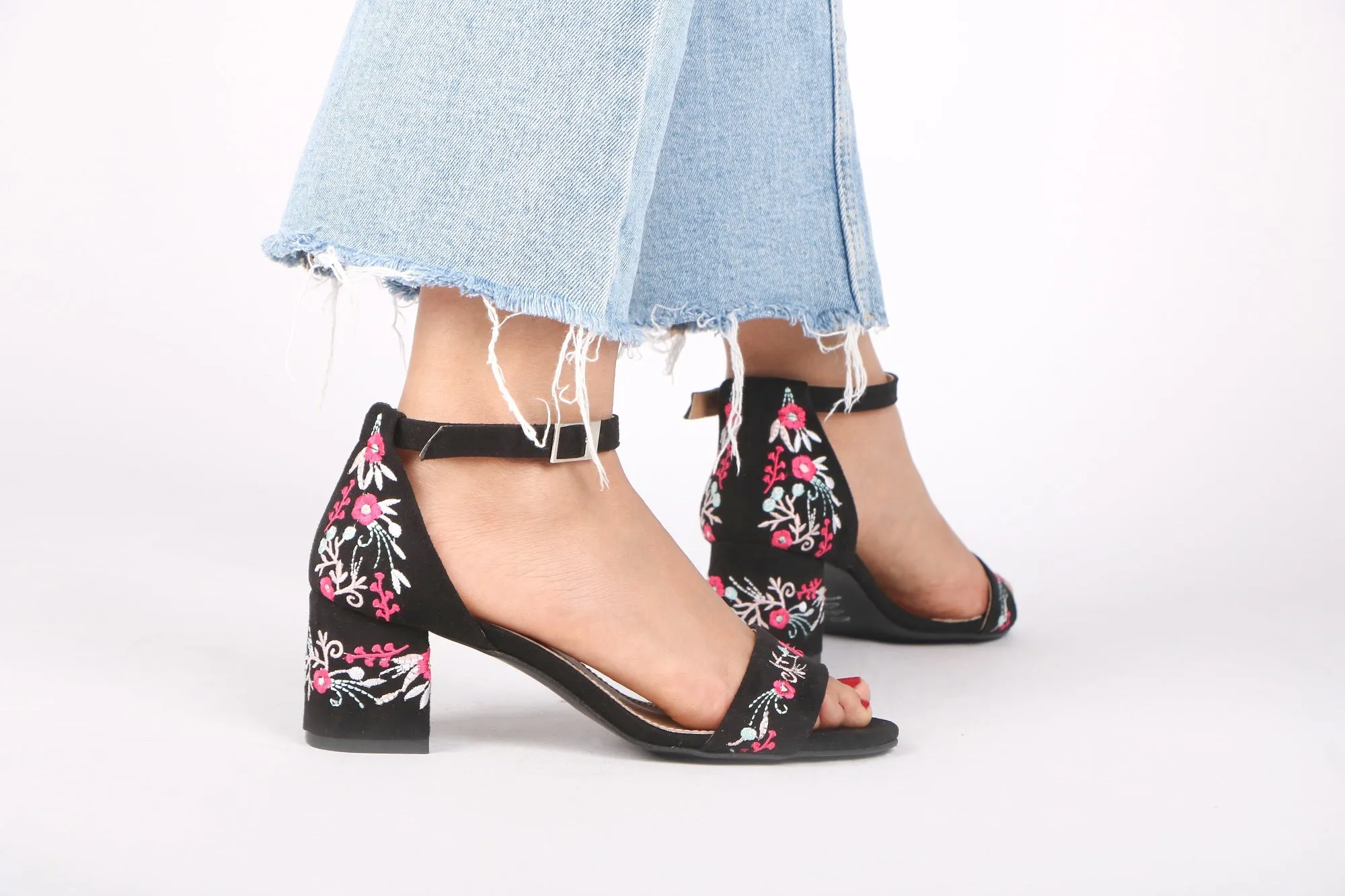 Women's Sandal 8005_40