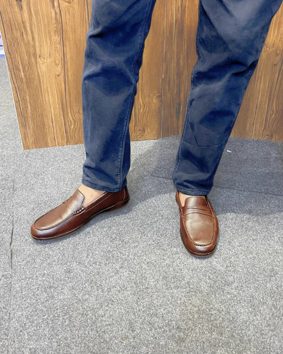 Wrinkle Free Ultra Flexible Loafers (Brown)