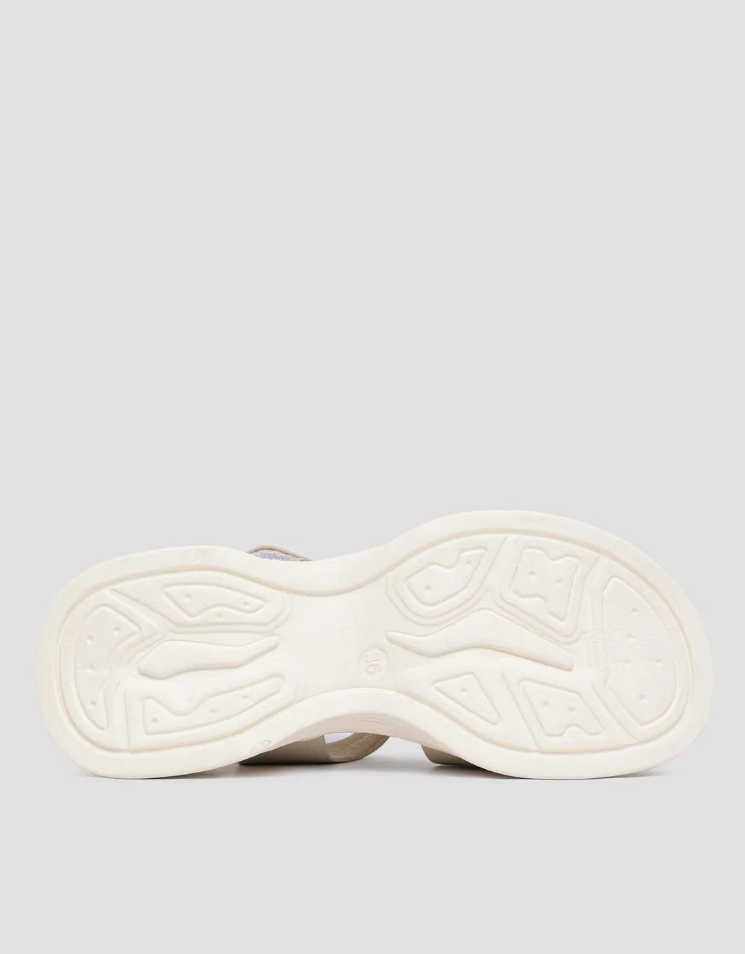 Yongki Komaladi Sepatu Sandal Wedges Wanita